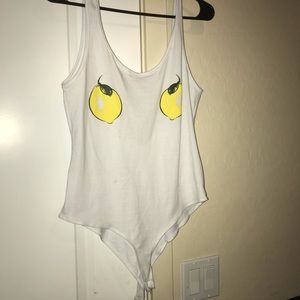 White & lemon design